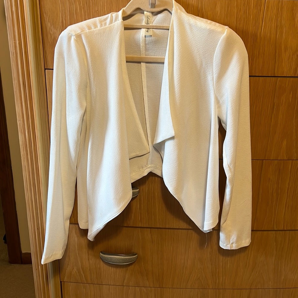 Size M, Lovely Day, padded shoulder, hi-low drape front blazer